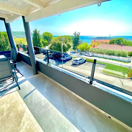 Apartment Niko - Big With Stunning Sea View And Pool
