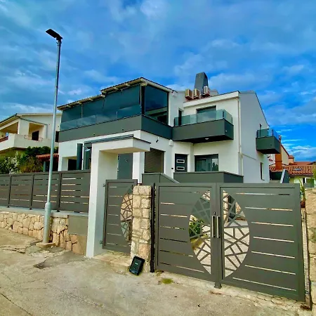 Niko - Big With Stunning Sea View And Pool Banjole