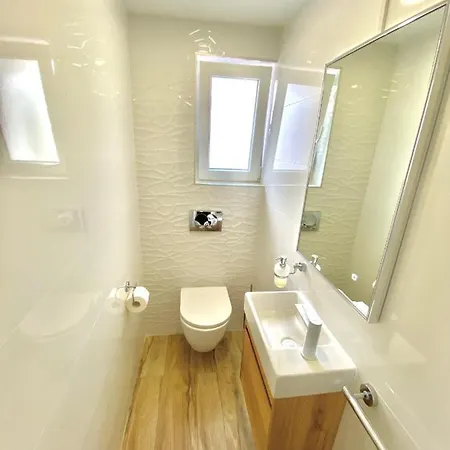 Niko - Big With Stunning Sea View And Pool Apartment