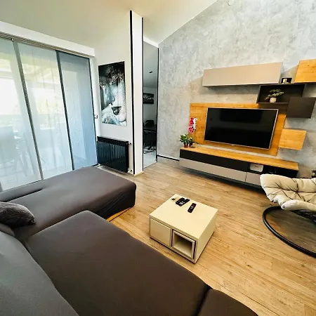 Apartment Niko - Big With Stunning Sea View And Pool