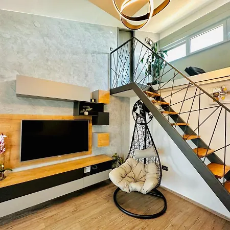 Apartment Niko - Big With Stunning Sea View And Pool