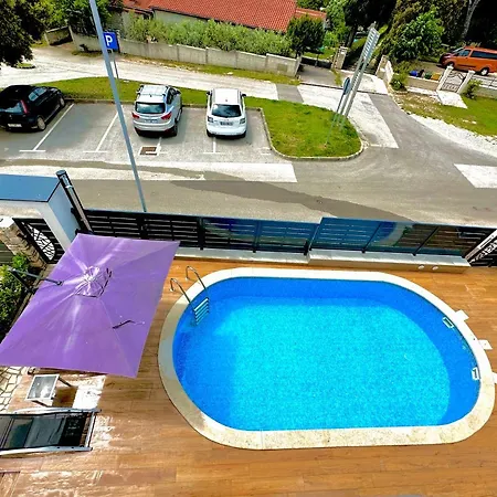 Apartment Niko - Big With Stunning Sea View And Pool