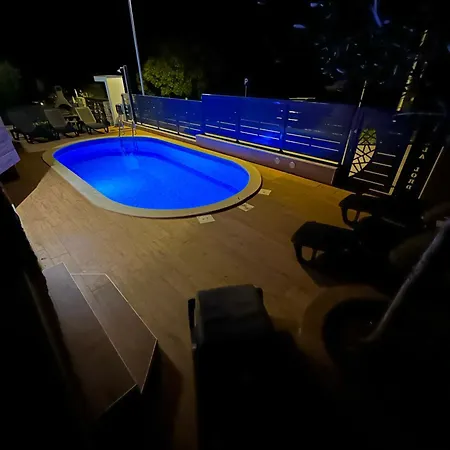 Niko - Big With Stunning Sea View And Pool Banjole