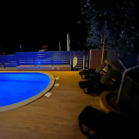 Apartment Niko - Big With Stunning Sea View And Pool