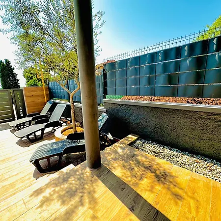 Apartment Niko - Big With Stunning Sea View And Pool