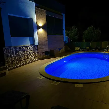 Niko - Big With Stunning Sea View And Pool