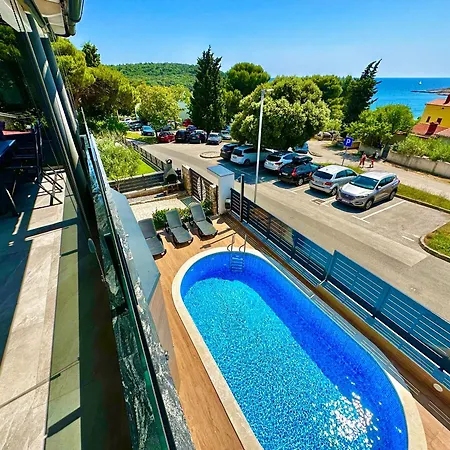 Niko - Big With Stunning Sea View And Pool Banjole